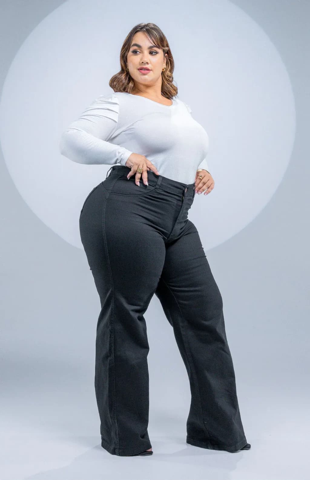 CALÇA JEANS PLUS SIZE - WIDE LEG PRETO INTENSO